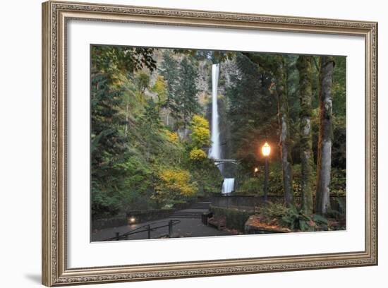 Multnomah Falls, Columbia River Gorge, Oregon, USA-Jaynes Gallery-Framed Photographic Print