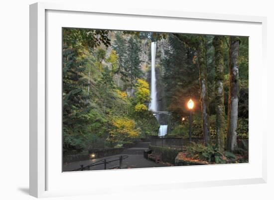 Multnomah Falls, Columbia River Gorge, Oregon, USA-Jaynes Gallery-Framed Photographic Print