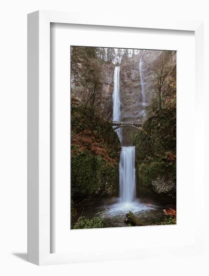 Multnomah Falls in fall color-Belinda Shi-Framed Photographic Print