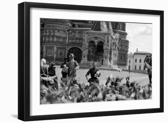 Muscovites Feed Pigeons in Red Square in Front of St. Basils Cathedral, 1914 (Photo)-Gilbert H Grosvenor-Framed Giclee Print