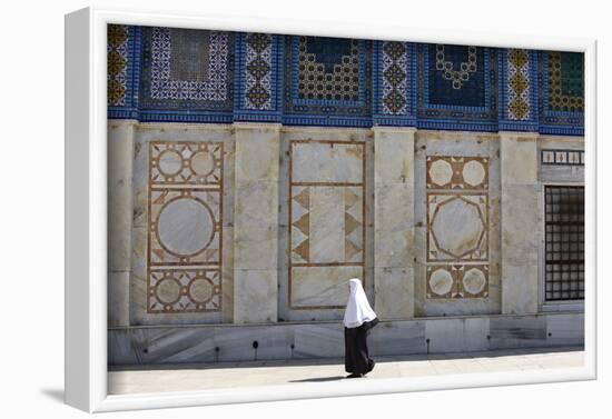 Muslim woman at the Dome of the Rock, Jerusalem-Godong-Framed Photographic Print
