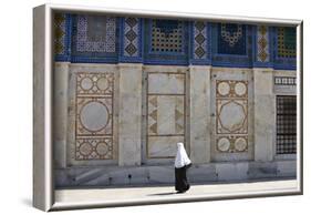 Muslim woman at the Dome of the Rock, Jerusalem-Godong-Framed Photographic Print