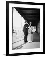 MY DARLING CLEMENTINE, 1946 directed by JOHN FORD Heny Fonda and Cathy Downs (b/w photo)-null-Framed Photo