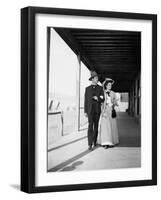 MY DARLING CLEMENTINE, 1946 directed by JOHN FORD Heny Fonda and Cathy Downs (b/w photo)-null-Framed Photo