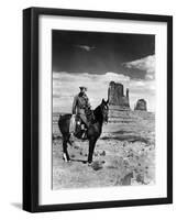 MY DARLING CLEMENTINE, 1946 directed by JOHN FORD Heny Fonda (b/w photo)-null-Framed Photo