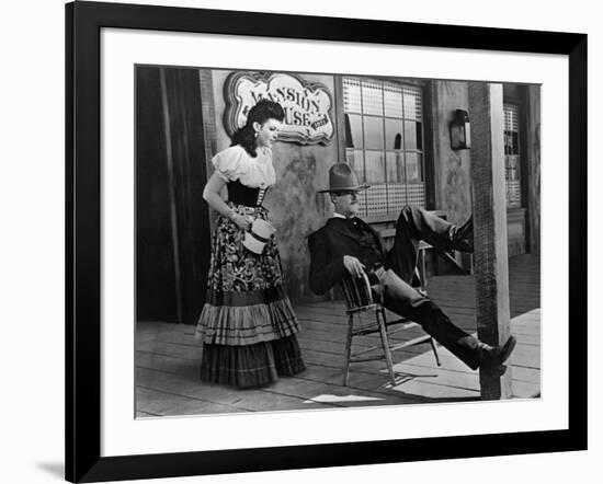 MY DARLING CLEMENTINE, 1946 directed by JOHN FORD Linda Darnell and Henry Fonda (b/w photo)-null-Framed Photo