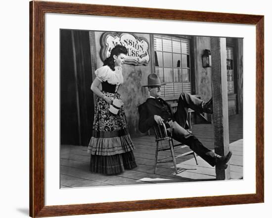 MY DARLING CLEMENTINE, 1946 directed by JOHN FORD Linda Darnell and Henry Fonda (b/w photo)-null-Framed Photo