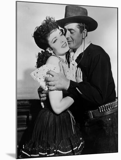 MY DARLING CLEMENTINE, 1946 directed by JOHN FORD Linda Darnell and Victor Mature (b/w photo)-null-Mounted Photo