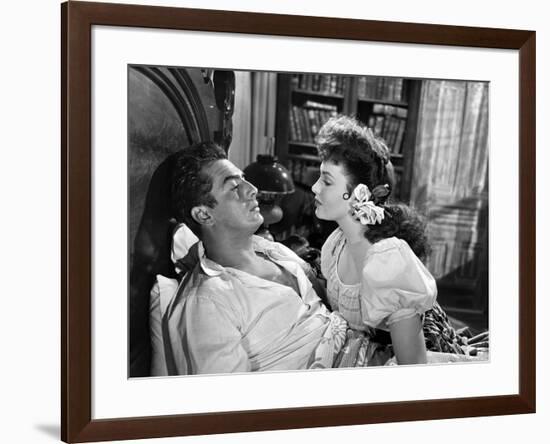 MY DARLING CLEMENTINE, 1946 directed by JOHN FORD Victor Mature and Linda Darnell (b/w photo)-null-Framed Photo