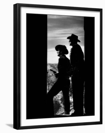 MY DARLING CLEMENTINE, 1946 directed by JOHN FORD Victor Mature and Ward Bond (b/w photo)-null-Framed Photo