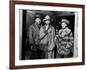 MY DARLING CLEMENTINE, 1946 directed by JOHN FORD Ward Bond, Henry Fonda and Tim Holt (b/w photo)-null-Framed Photo