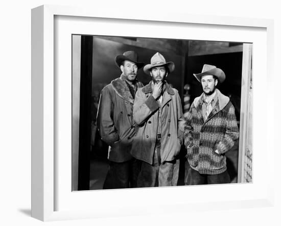 MY DARLING CLEMENTINE, 1946 directed by JOHN FORD Ward Bond, Henry Fonda and Tim Holt (b/w photo)-null-Framed Photo