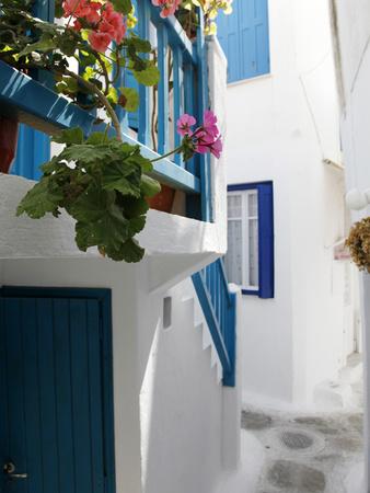 https://imgc.allpostersimages.com/img/posters/mykonos-town-mykonos-cyclades-islands-greek-islands-greece-europe_u-L-PFTXSL0.jpg?artPerspective=n