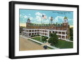 Nampa, Idaho - Exterior View of the Dewey Palace Hotel, c.1926-Lantern Press-Framed Art Print