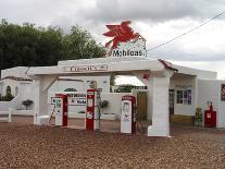 Vintage Mobil Gas Station, Ellensburg, Washington, USA-Nancy & Steve Ross-Photographic Print