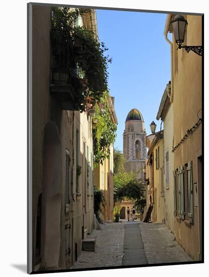 Narrow Back Street, St. Tropez, Var, Provence, Cote D'Azur, France, Europe-Peter Richardson-Mounted Photographic Print