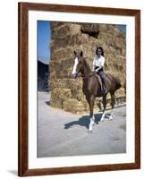 NATIONAL VELVET, 1944 directed by CLARENCE BROWN Elizabeth Taylor (photo)-null-Framed Photo