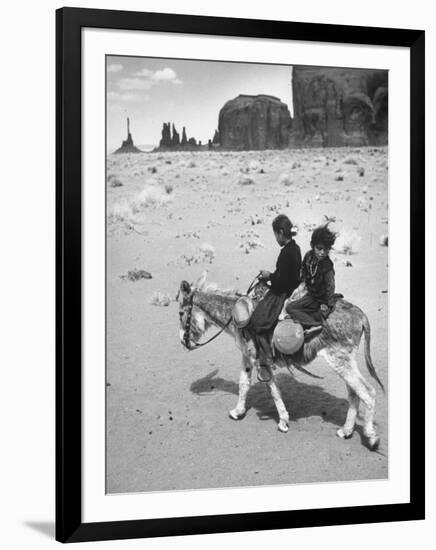 Native American Indian Children-Loomis Dean-Framed Photographic Print