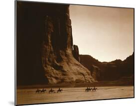 Navajos, Canyon De Chelly, c.1904-Edward S^ Curtis-Mounted Photographic Print