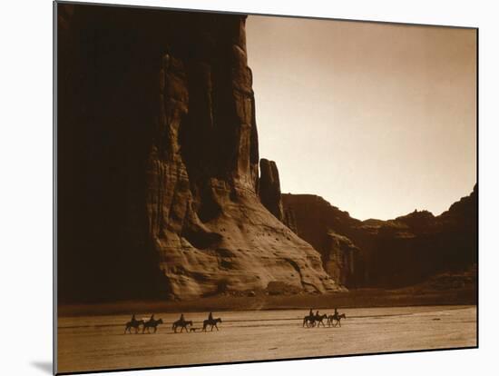 Navajos, Canyon De Chelly, c.1904-Edward S^ Curtis-Mounted Photographic Print