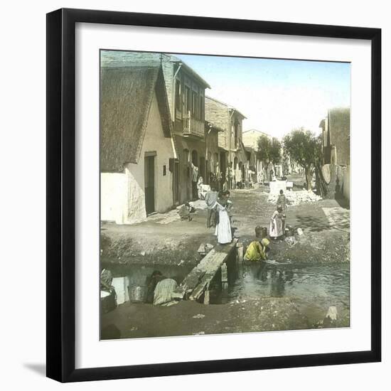 Near Valencia (Spain), Women Washing Laundry in a Street of Cabanal, Circa 1885-1890-Leon, Levy et Fils-Framed Photographic Print