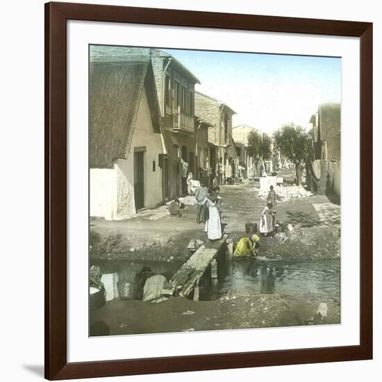 Near Valencia (Spain), Women Washing Laundry in a Street of Cabanal, Circa 1885-1890-Leon, Levy et Fils-Framed Photographic Print