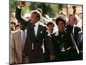 Nelson Mandela and Winnie Mandela-Greg English-Mounted Photographic Print