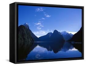 Neuseeland, Sv¼dinsel, Milford Sound, Berglandschaft, Mitre Peak, New Zealand, See-Thonig-Framed Stretched Canvas