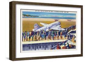 New York City, New York - United Airlines Plane Departing La Guardia-Lantern Press-Framed Art Print