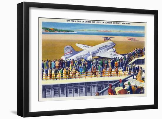 New York City, New York - United Airlines Plane Departing La Guardia-Lantern Press-Framed Art Print