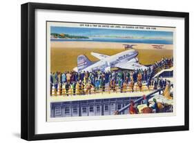 New York City, New York - United Airlines Plane Departing La Guardia-Lantern Press-Framed Art Print