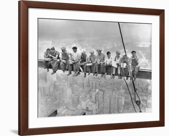 New York Construction Workers Lunching on a Crossbeam-null-Framed Photographic Print