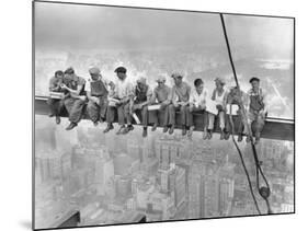 New York Construction Workers Lunching on a Crossbeam-null-Mounted Photographic Print