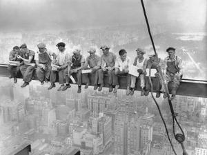 New York Construction Workers Lunching on a Crossbeam
