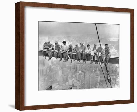 New York Construction Workers Lunching on a Crossbeam-null-Framed Photographic Print