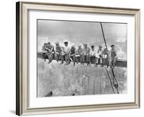 New York Construction Workers Lunching on a Crossbeam-null-Framed Photographic Print