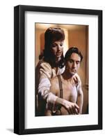 NEW-YORK NEW-YORK, 1980 directed by MARTIN SCORSESE Liza Minnelli and Robert by Niro (photo)-null-Framed Photo