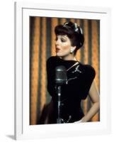 NEW-YORK NEW-YORK, 1980 directed by MARTIN SCORSESE Liza Minnelli (photo)-null-Framed Photo