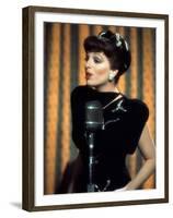 NEW-YORK NEW-YORK, 1980 directed by MARTIN SCORSESE Liza Minnelli (photo)-null-Framed Photo