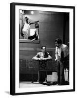 NEW-YORK NEW-YORK, 1980 directed by MARTIN SCORSESE On the set, Robert by Niro and his director Mar-null-Framed Photo