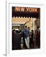NEW-YORK NEW-YORK, 1980 directed by MARTIN SCORSESE Robert by Niro (photo)-null-Framed Photo