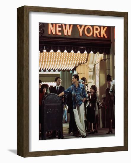NEW-YORK NEW-YORK, 1980 directed by MARTIN SCORSESE Robert by Niro (photo)-null-Framed Photo