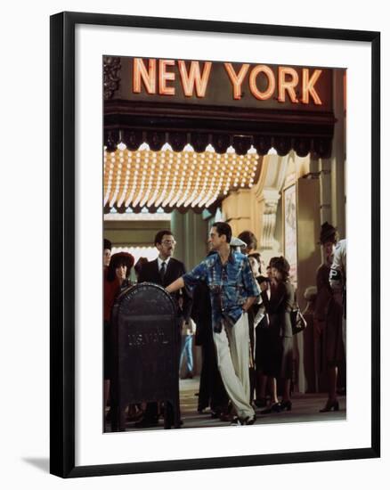 NEW-YORK NEW-YORK, 1980 directed by MARTIN SCORSESE Robert by Niro (photo)-null-Framed Photo