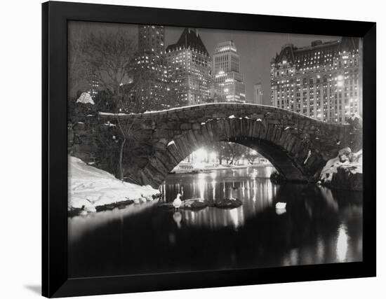 New York Pond in Winter-Bettmann-Framed Photographic Print