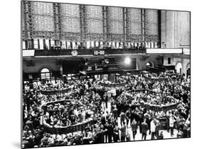 New York Stock Exchange During Heavy Trading on Oct 23, 1962-null-Mounted Photo