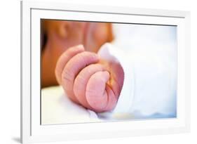 Newborn Baby's Hand-Mauro Fermariello-Framed Photographic Print