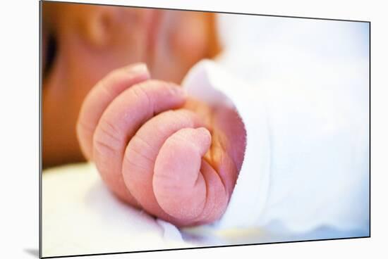 Newborn Baby's Hand-Mauro Fermariello-Mounted Photographic Print