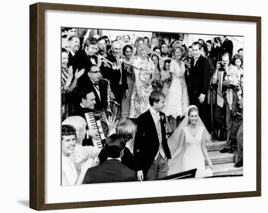 Newlyweds, Edward and Tricia Nixon Cox Leave the White House after their Wedding, June 12, 1971-null-Framed Photo