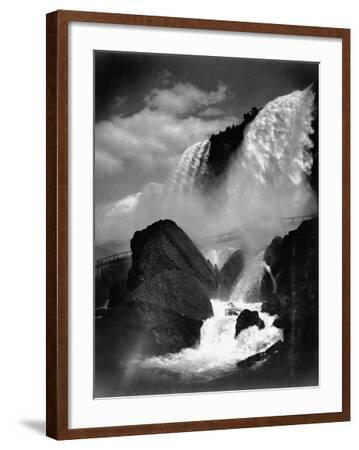 'Niagara Falls from the Cave of the Winds' Photographic Print ...