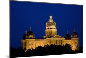 Night shot of Iowa State Capital and dome, Des Moines, Iowa-null-Mounted Photographic Print